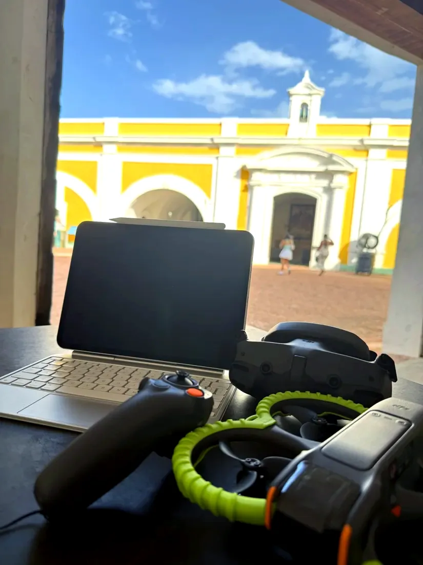 DJI Avata 2 con gafas y control de movimiento